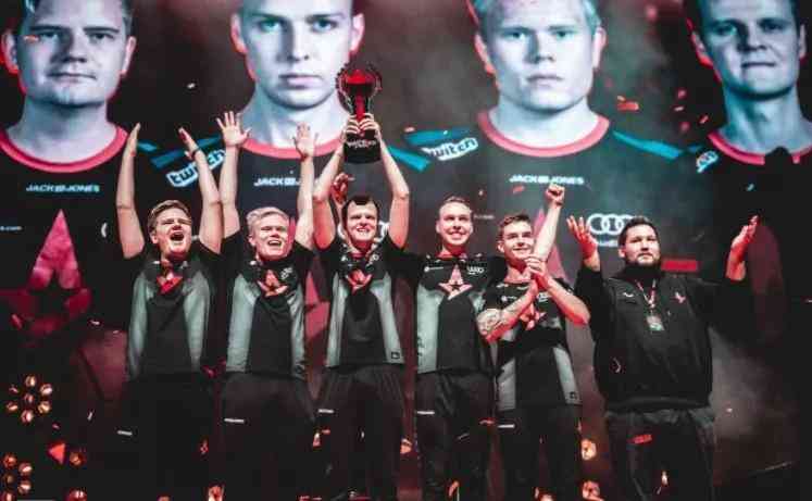 体育第三届“红色沂蒙”皮划艇马拉松挑战赛开赛