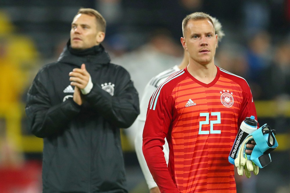 体育霍洛韦打破男子60米栏室内世界纪录